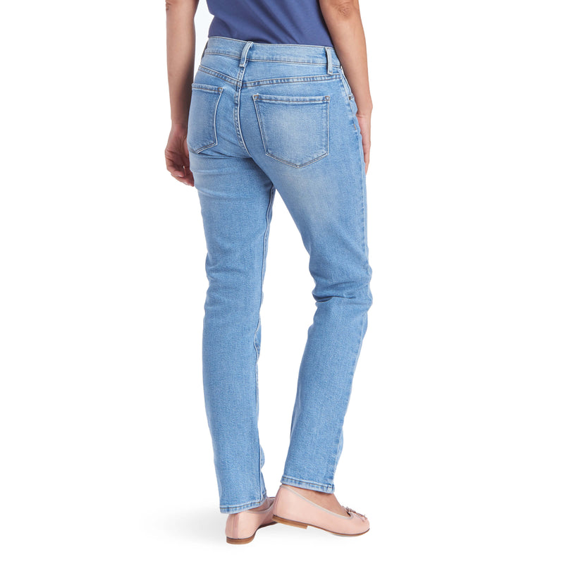 Women wearing Bleu Clair Slim Straight Grand Jeans