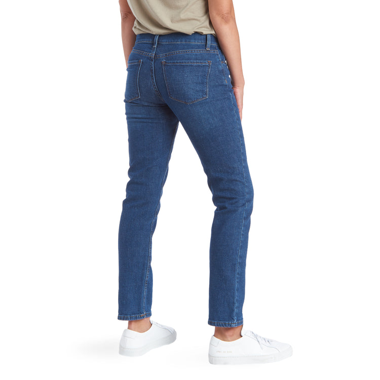 Women wearing Bleu  Médium/Foncé Slim Boyfriend Charlton Jeans