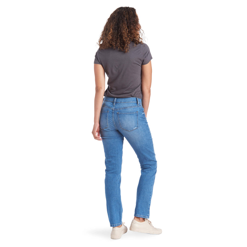 Women wearing Azul claro Slim Boyfriend Charlton Jeans