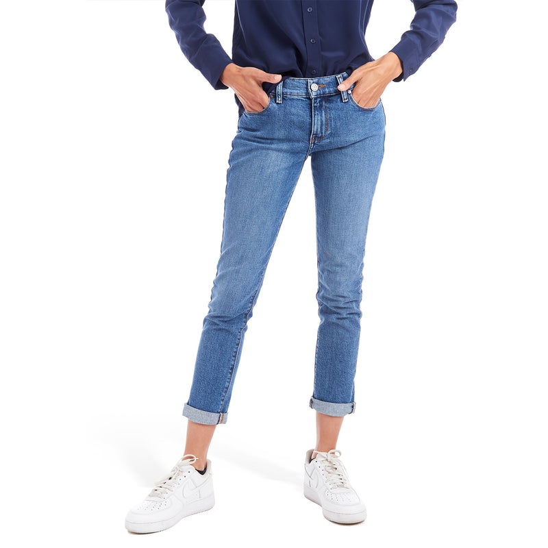Women wearing Bleu clair/Médium Slim Boyfriend Warren Jeans