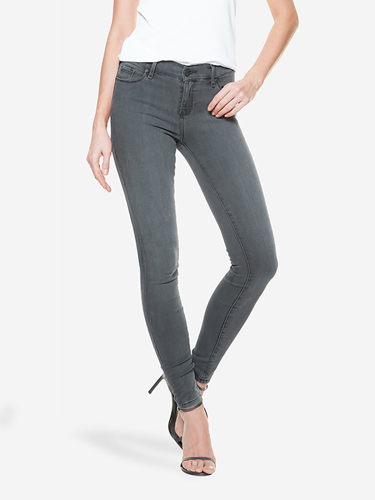 Women wearing Gris Médium Mid Rise Skinny Orchard Jeans