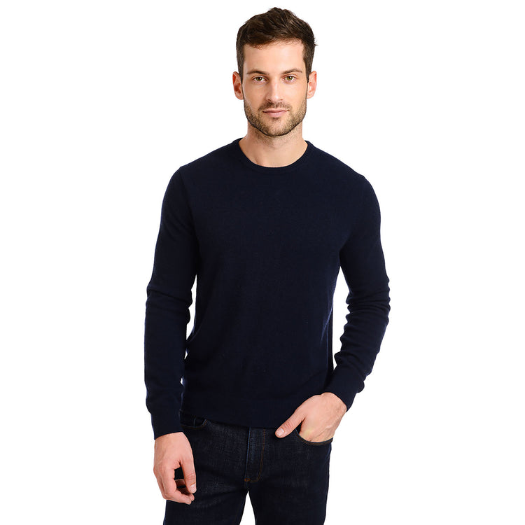 Men wearing Bleu marine Classic Cashmere Crew Bergen Sweater
