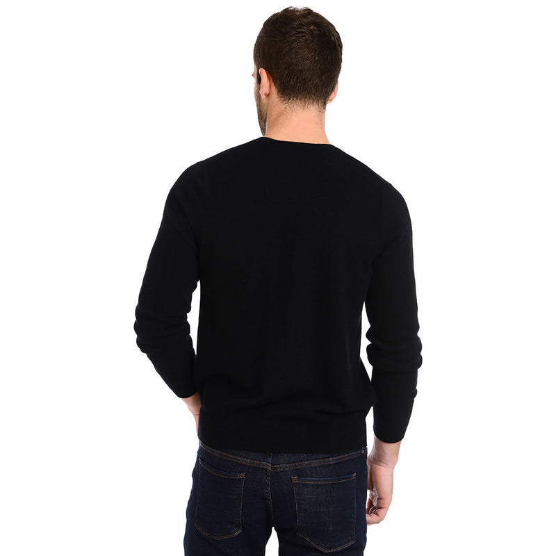 Men wearing Black Classic Cashmere V-Neck Bergen Sweater