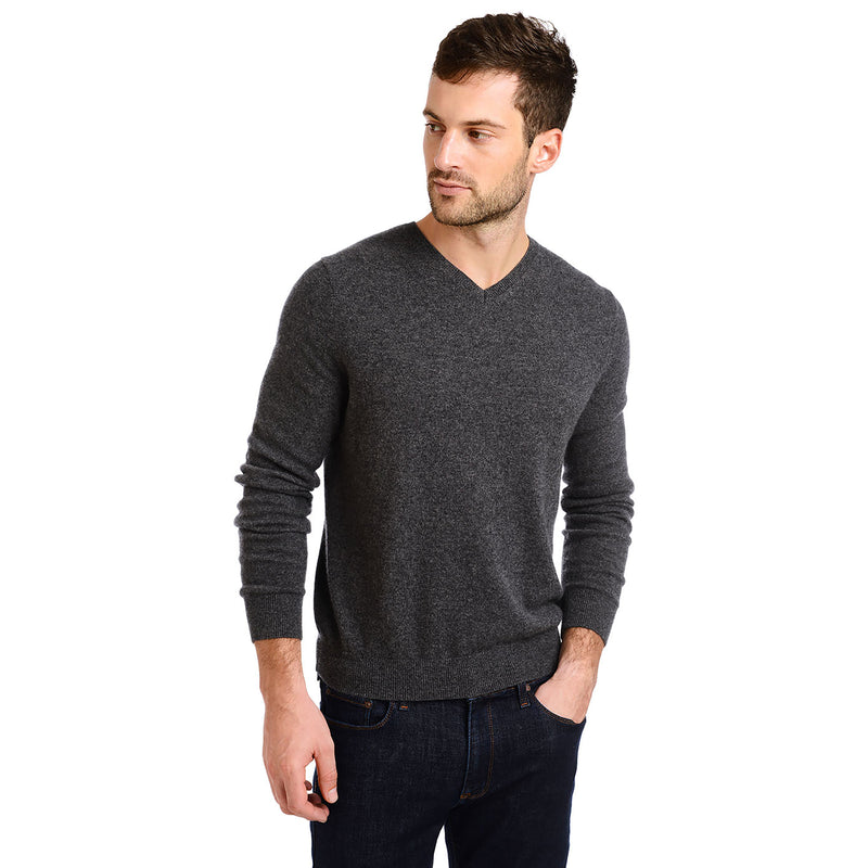 Men wearing Gris Fusain Classic Cashmere V-Neck Bergen Sweater