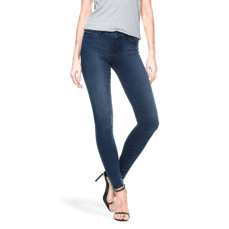 Women wearing Bleu Médium Mid Rise Skinny Ann Jeans