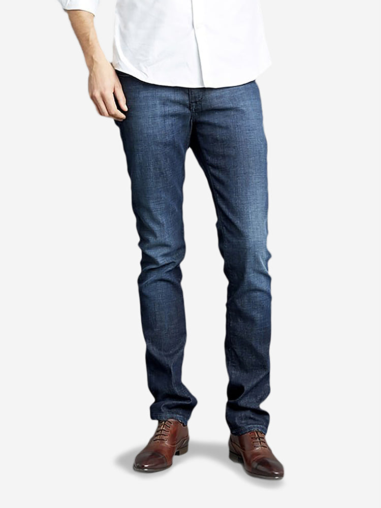Men wearing Bleu  Médium/Foncé Slim Crosby Jeans