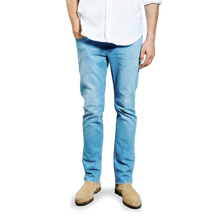 Men wearing Azul claro Slim Laight Jeans