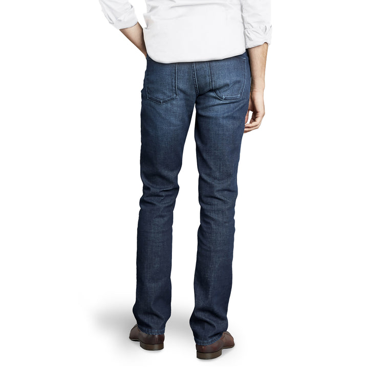 Men wearing Bleu  Médium/Foncé Straight Crosby Jeans