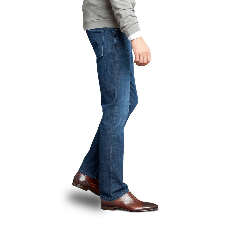 Men wearing Medium Blue Straight Mosco Jeans