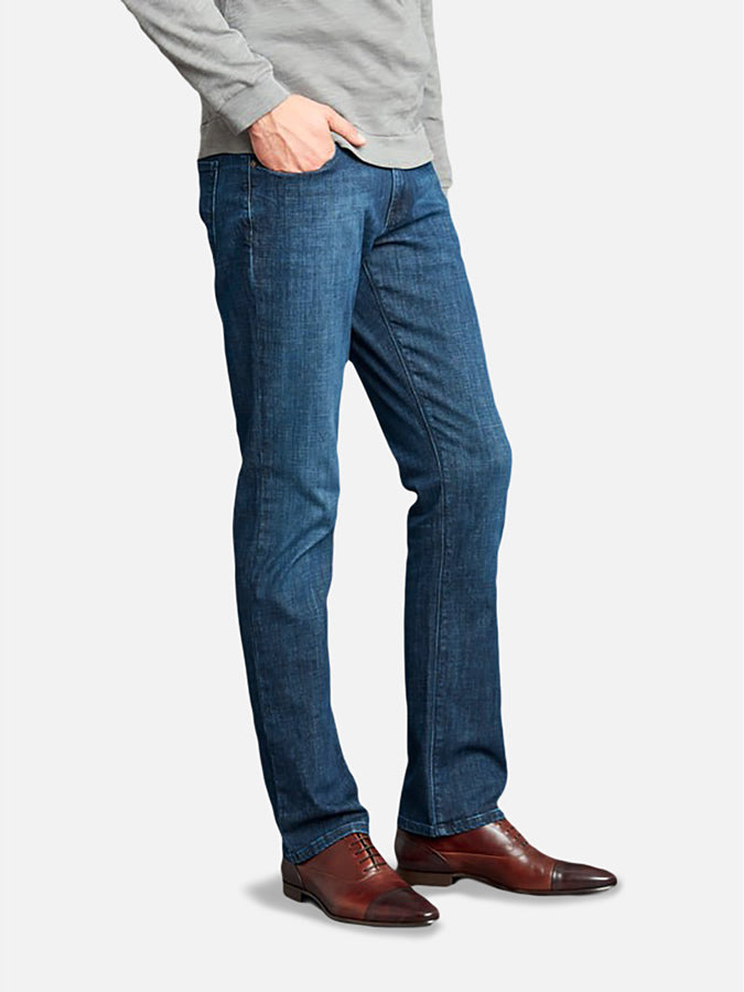Men wearing Bleu Médium Straight Mosco Jeans